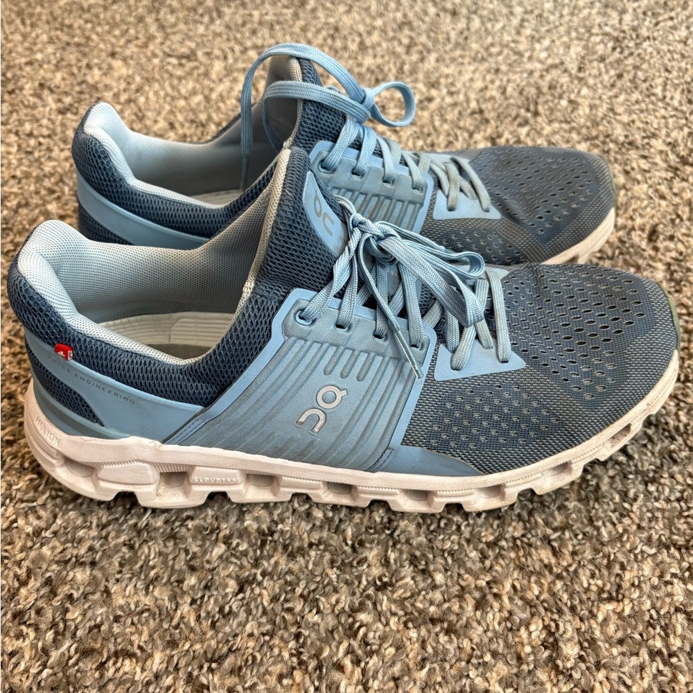 On Running Sky Blue Athletic Shoes size 10.5 cloudswift